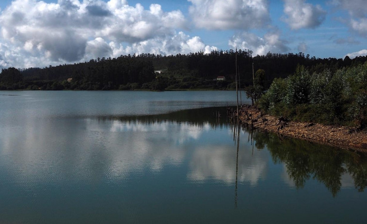 El nivel de agua en el embalse de As Forcadas sufre las consecuencias de la ausencia de lluvias