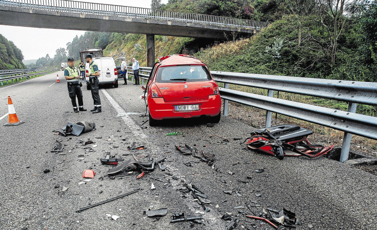 Muere un vecino de Ferrol al chocar su coche con un camión en la AP-9