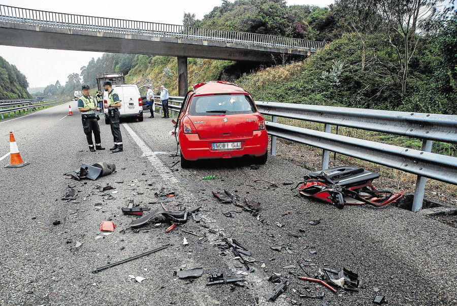 Muere un vecino de Ferrol al chocar su coche con un camión en la AP-9