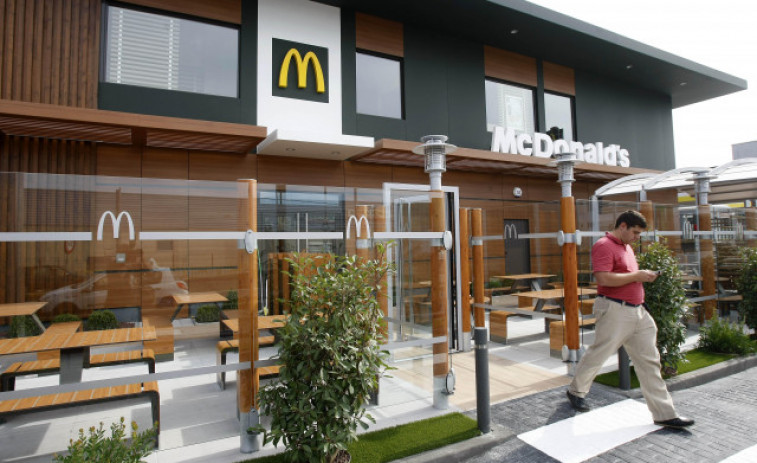 Los coruñeses podrán cargar el coche en el McDonald's
