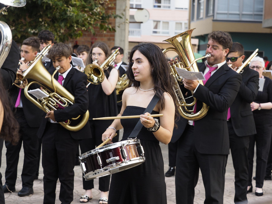 Certamen de bandas, teatro y percebes en otro día repleto de actividad en Cedeira