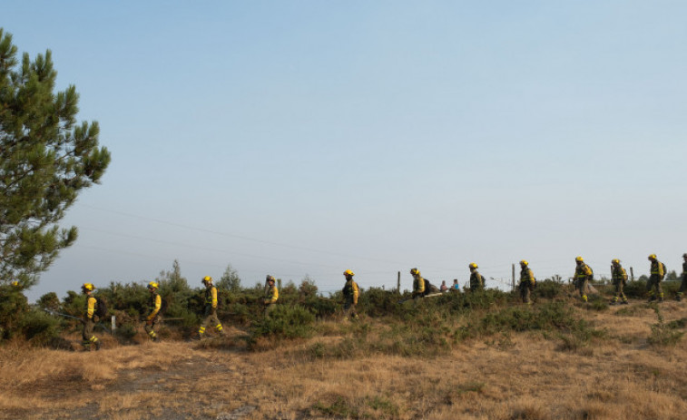 El incendio de Boiro, con 2.000 hectáreas calcinadas, el único de los grandes incendios activo