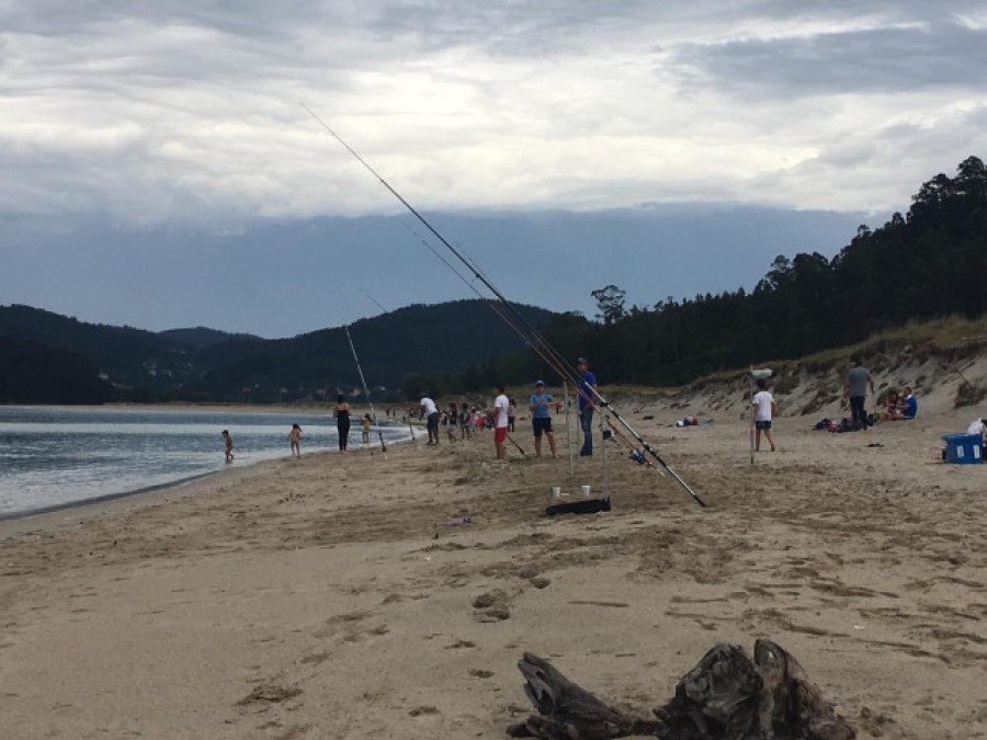 Herido un menor al ser alcanzado por un rayo en la playa de Vilarrube