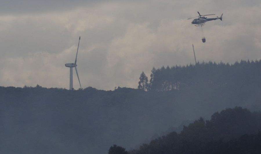 Las llamas arrasan más de 160 hectáreas de monte en As Pontes