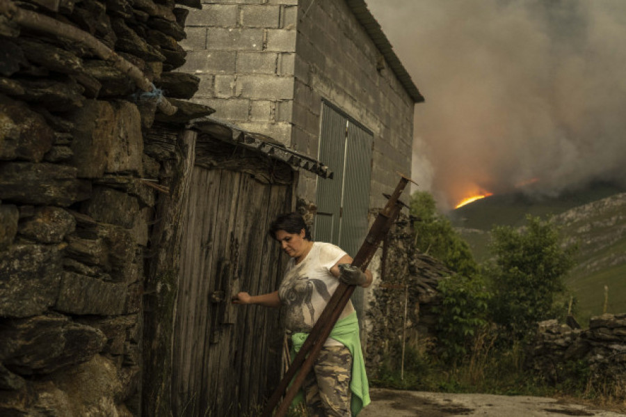 Casi 7.000 hectáreas quemadas en los incendios en Galicia en lo que va de agosto