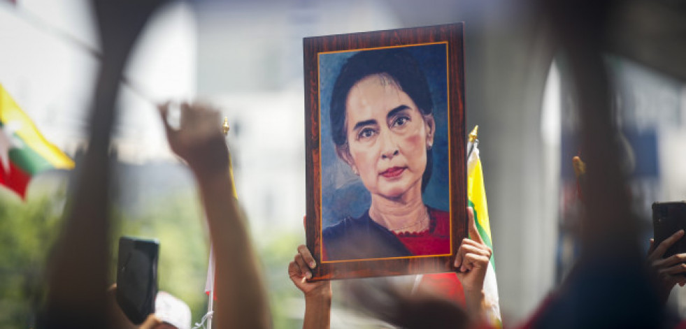 La junta birmana se abre a permitir la vuelta de Suu Kyi a su casa tras los juicios