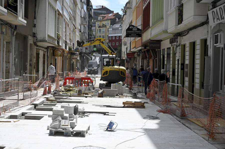 Las obras de Pardo Bajo sufren un nuevo retraso que impide instalar las terrazas
