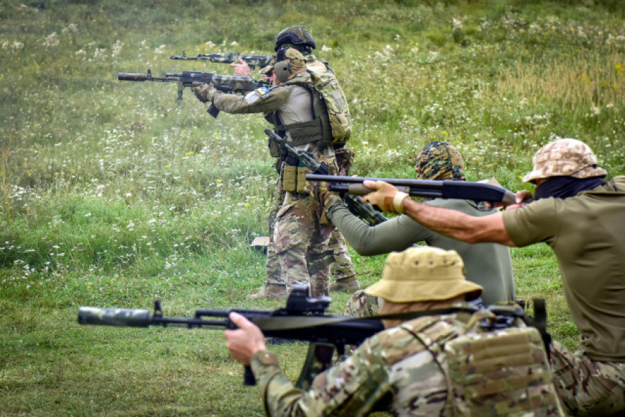 Ucrania busca apoyo para aislar a Rusia fuera del campo de batalla