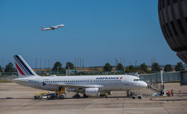 Air France suspende a dos pilotos que se pelearon en pleno vuelo