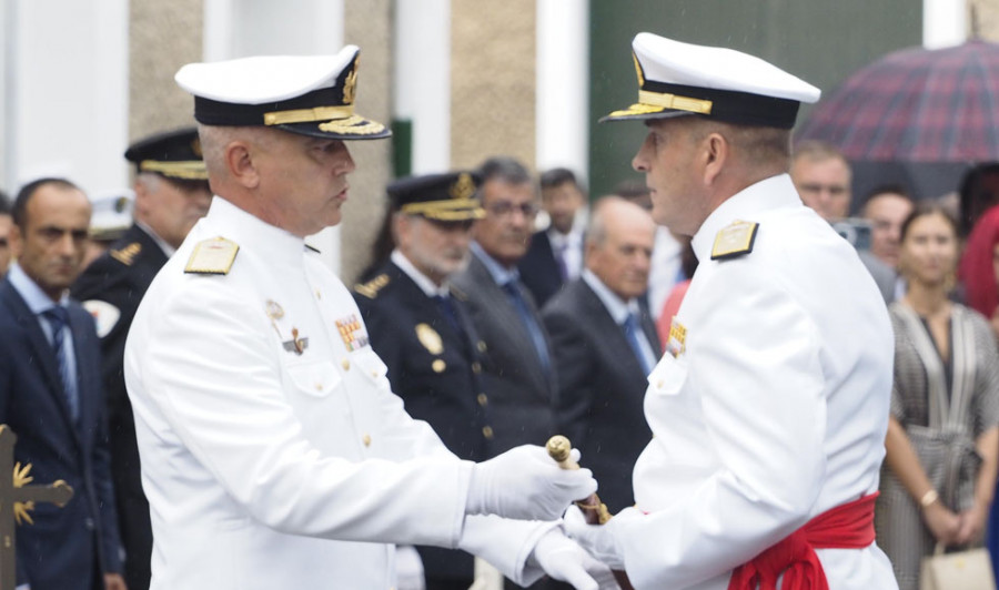 La base de A Graña acogió la toma de posesión del nuevo responsable de la Fupro
