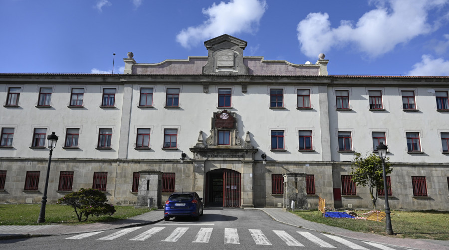 Primer curso del Campus de Ferrol con todo el alumnado en Esteiro