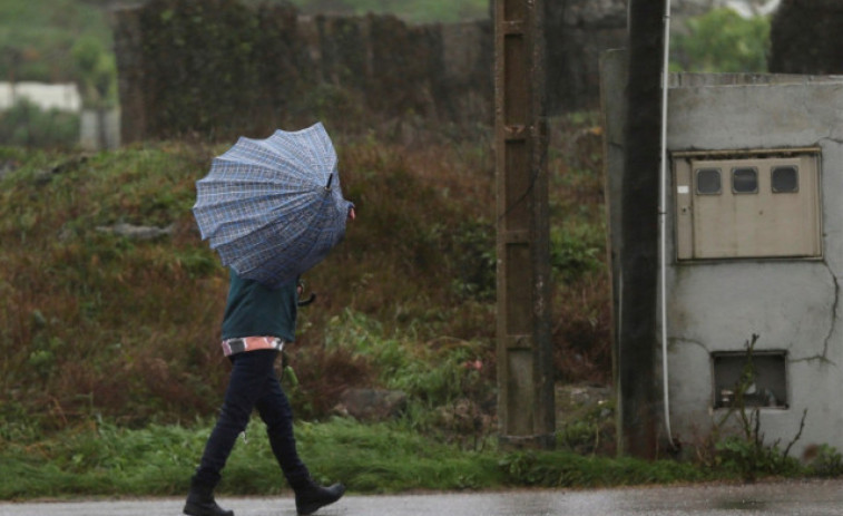 Una borrasca con lluvia llega a Galicia para empezar la semana