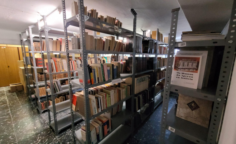 Patrimonio | La biblioteca de la Domus  se enriquece con una biblia del siglo XVI