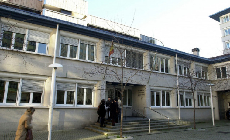 La Audiencia de A Coruña condena a dos años de cárcel a un hombre por robar en una oficina de Correos en Ferrol
