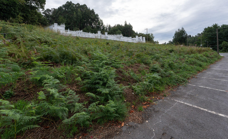 El ejecutivo fenés ampliará la superficie de aparcamiento frente al cementerio de Sillobre