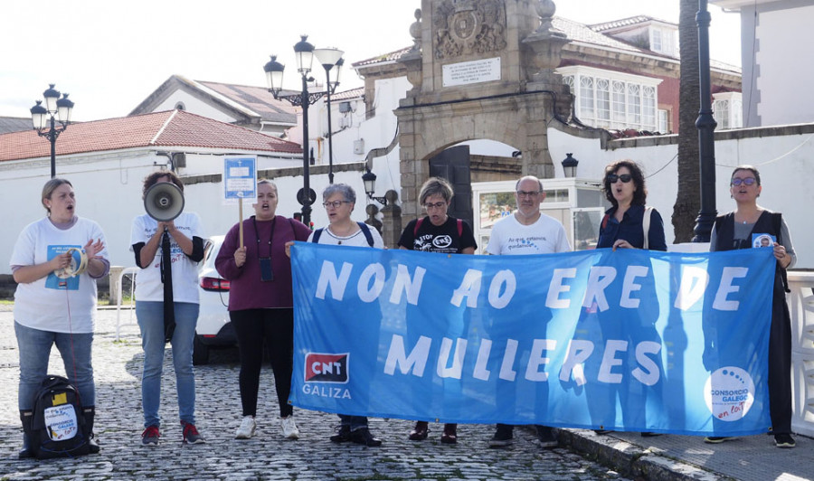 Protesta del personal del Consorcio de Igualdade frente al Arsenal