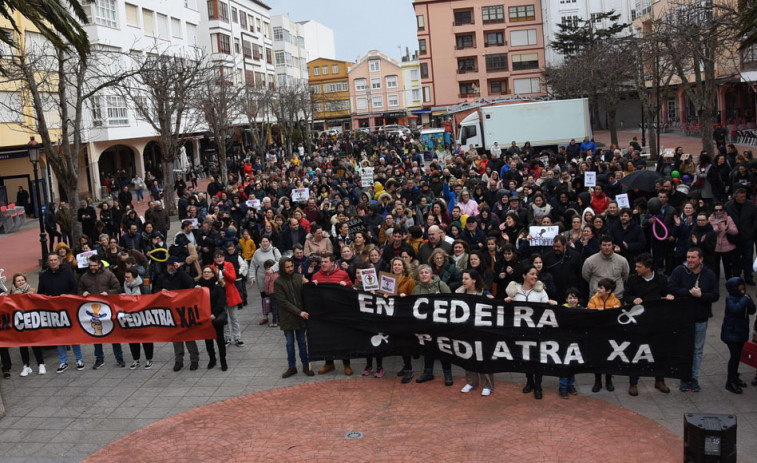 Recogen firmas para la iniciativa legislativa popular “Salvar la Atención Primaria”