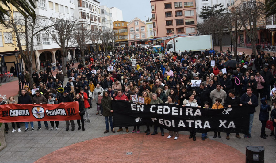 Recogen firmas para la iniciativa legislativa popular “Salvar la Atención Primaria”