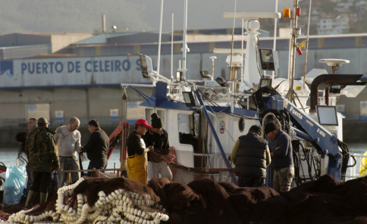 El PSdeG pide a Rueda que convenza a la CE de retirar el veto a la pesca de fondo