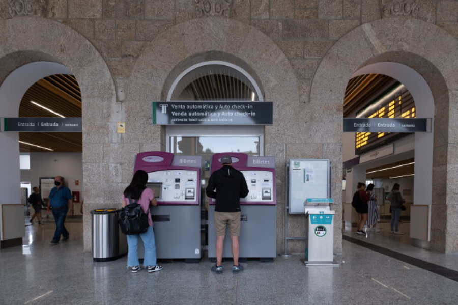 Adif integra ferrocarril y bicicleta en cinco de sus estaciones en Galicia