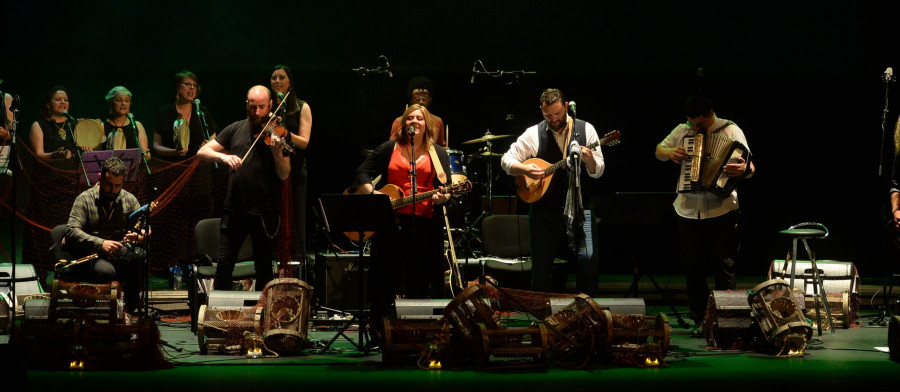 Artesanía, conciertos y “foliada” en el festival Inferniño Folk del sábado