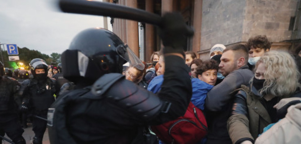 Casi 1.400 detenidos en protestas en Rusia contra la movilización parcial de Putin