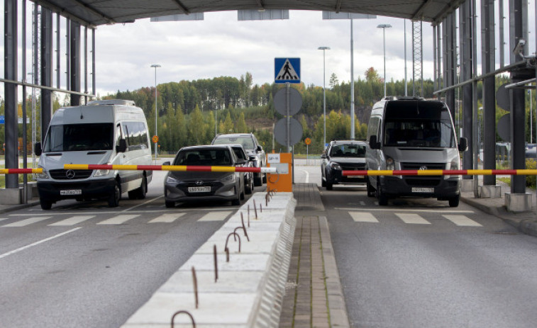 Finlandia registra colas en la frontera rusa tras la decisión de bloquear la entrada