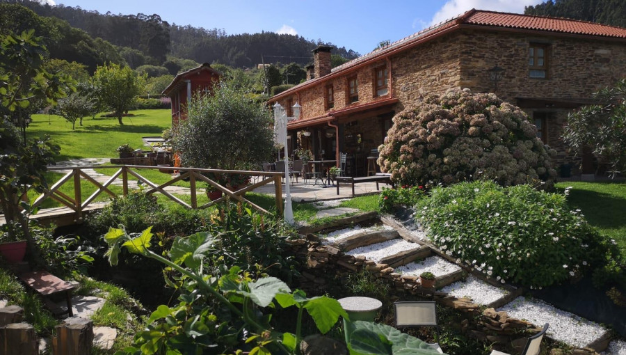 El otoño gastronómico incluye dos casas rurales en Cariño y Valdoviño
