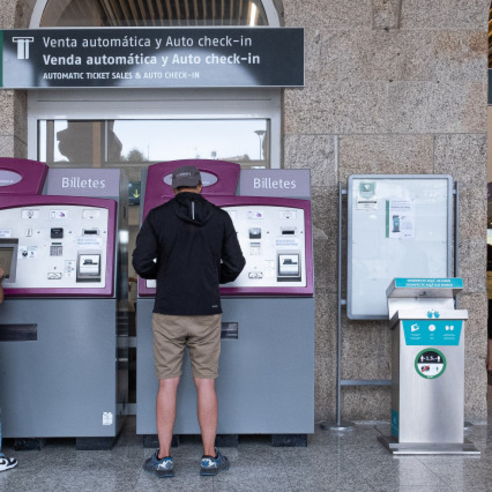 Renfe incorpora en Galicia a 16 nuevos operadores comerciales en atención al cliente