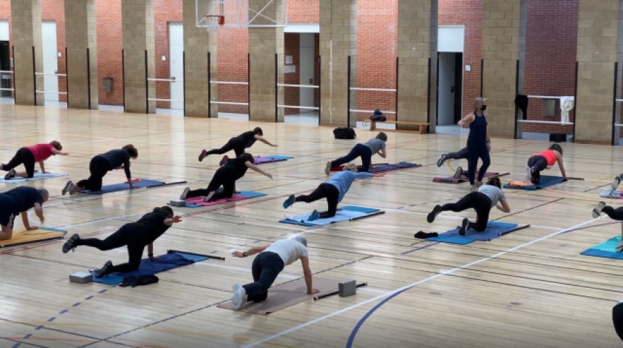 La OMS aconseja yoga y meditación para mejorar la salud mental en el trabajo