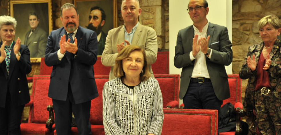 María Rosa Lojo reivindica no seu ingreso na RAG a importancia dos galegos na identidade Arxentina