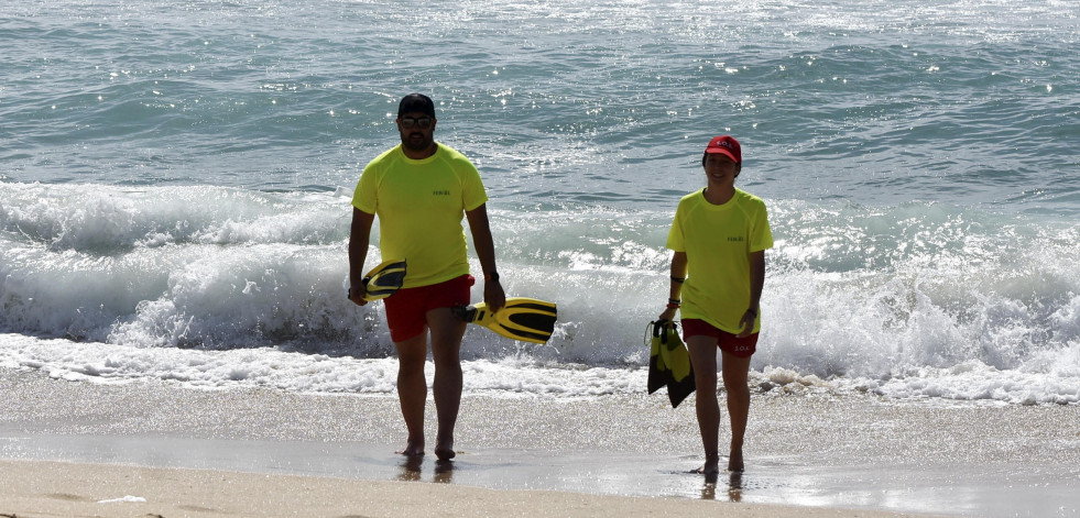 Los socorristas tuvieron que rescatar a ocho personas del agua en la temporada de playas