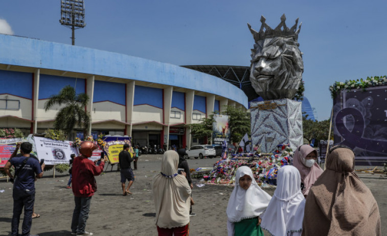 Indonesia suspende de por vida a responsables del Arema por la estampida