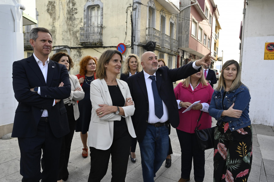 La ministra Teresa Ribera supervisa las actuaciones de eficiencia energética en Ares