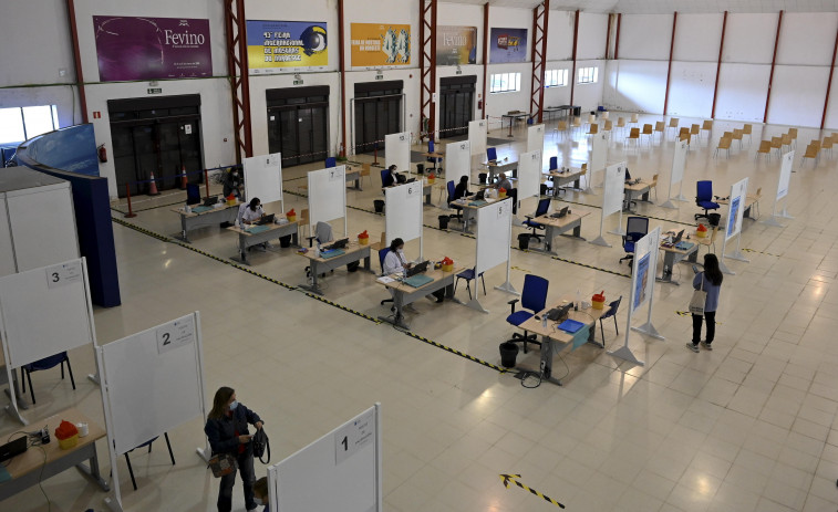 La vacunación contra el covid a los mayores comienza en FIMO sin aglomeraciones