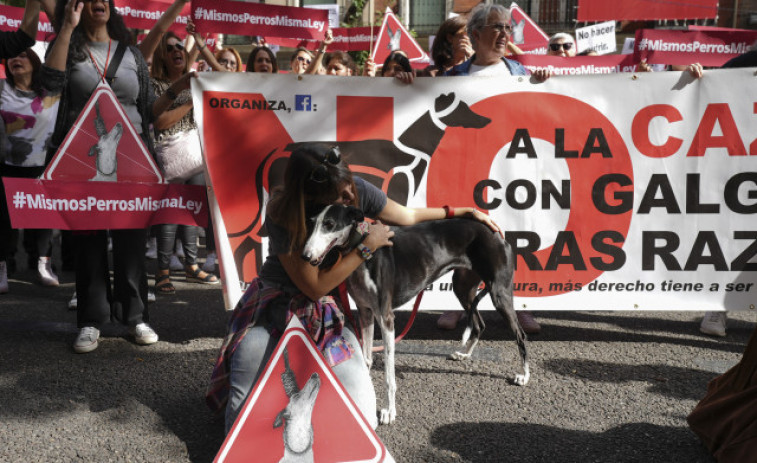 Animalistas protestan contra la 