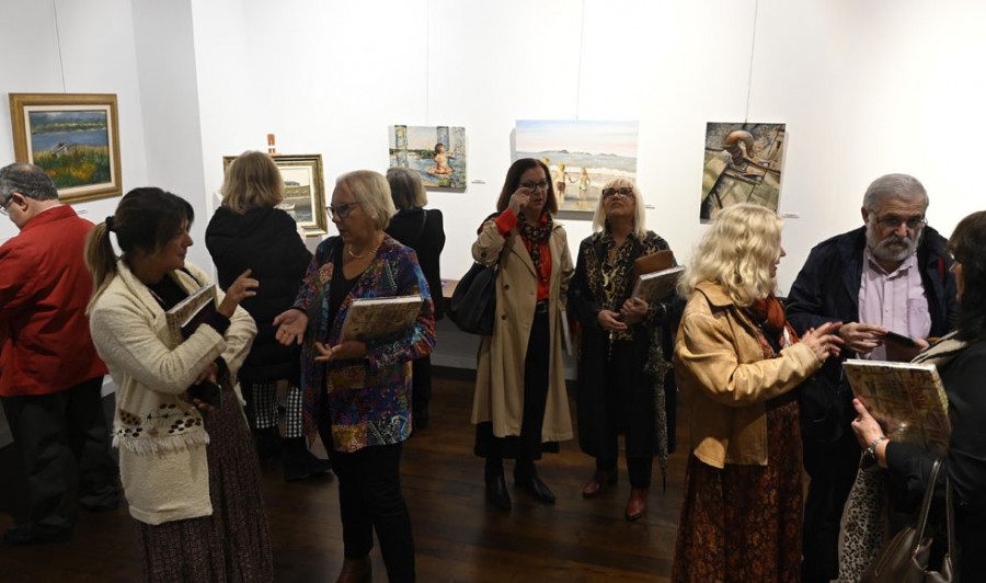 El Salón de la Mujer en la Pintura reúne en el Museo Naval la obra de unas treinta participantes
