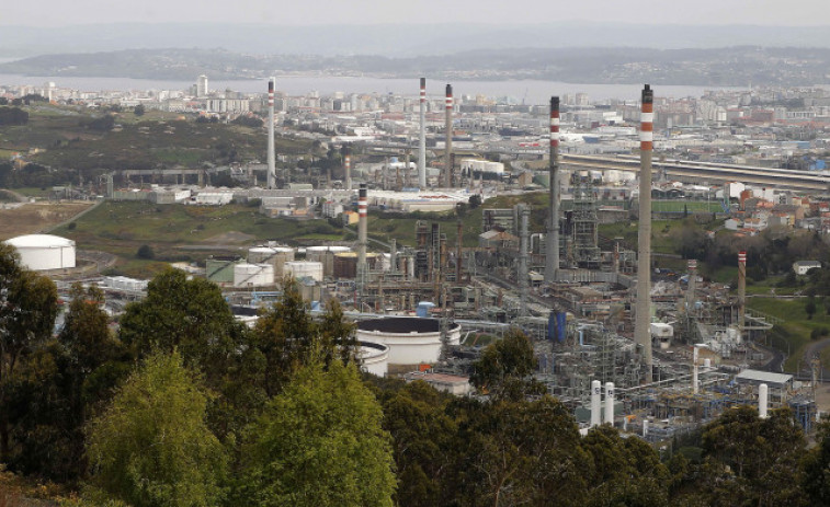 Fallece un trabajador de una empresa auxiliar en una obra en la refinería de A Coruña