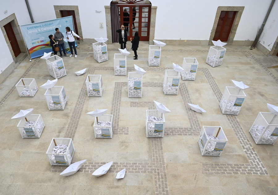 La ría alberga hoy la botadura de 30.000 barcos de papel biodegradable