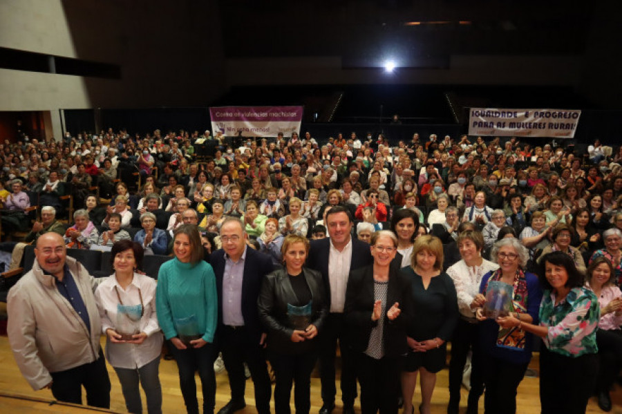 Las mujeres del rural gallego  piden en Santiago más  servicios públicos “dignos”