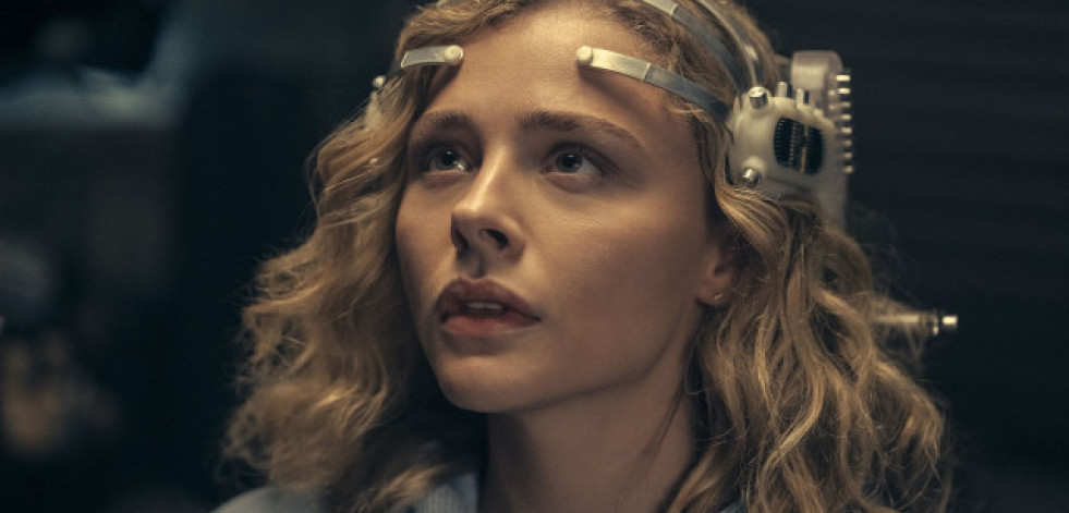 Chloë Grace Moretz viaja a un incierto futuro distópico en 
