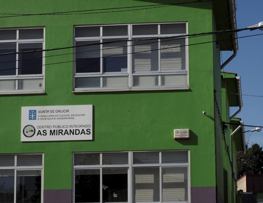 Ares respalda la propuesta del BNG para exigir la ampliación del centro escolar As Mirandas