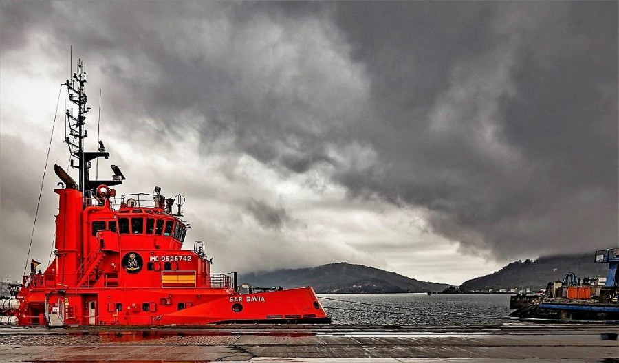 Remolcado hasta Ferrol un buque mercante que quedó a la deriva tras un fallo en su bomba de fuel