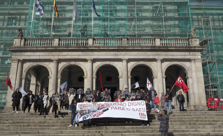El naval y el SAF toman las calles de Ferrol en una jornada de protestas