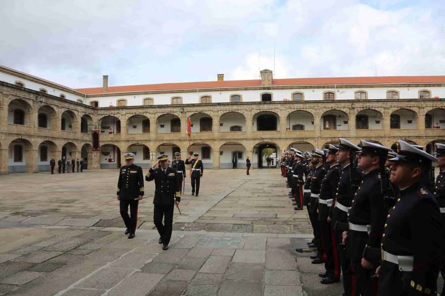 El Ajema realiza su primera visita oficial al Tercio del Norte de Infantería de Marina