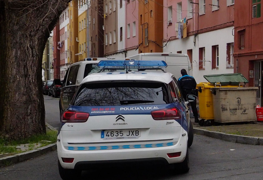 Rescatada una conductora a través del maletero tras un accidente en As Pontes