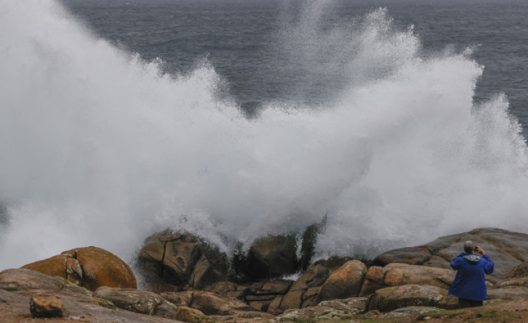 Activada para este lunes una alerta naranja por temporal en la costa gallega