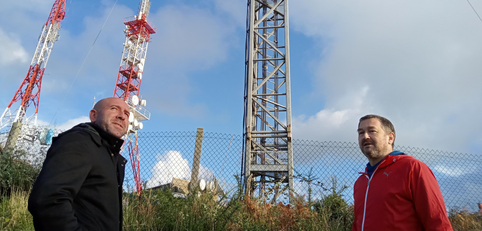 El BNG aresano denuncia la ilegalidad de una antena ubicada en Montefaro