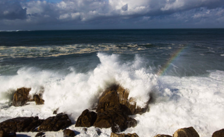 Galicia sigue en riesgo moderado por temporal costero y en aviso amarillo por lluvia en Pontevedra, A Coruña y A Mariña