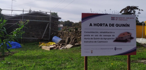 La Agrupación Instrutiva de Caamouco rehabilita la “casoupa” de la Horta de Quinín